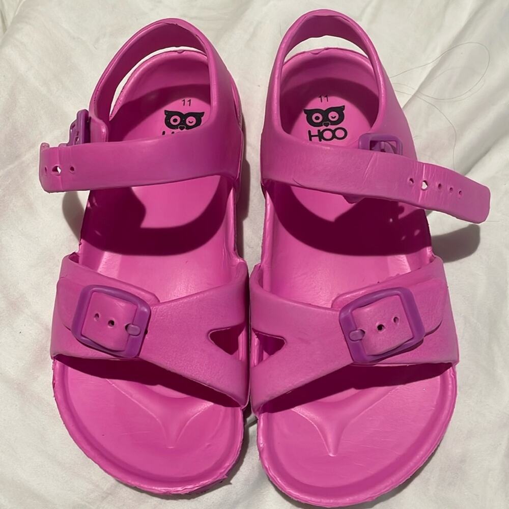 Hoo 11 hot pink molded sandals w/buckles nwot and perfect look alike